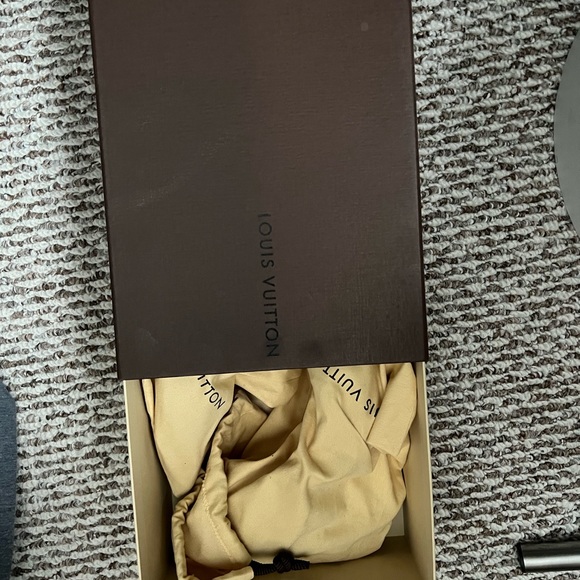 Pump red louis vuitton shoes - Picture 2 of 6